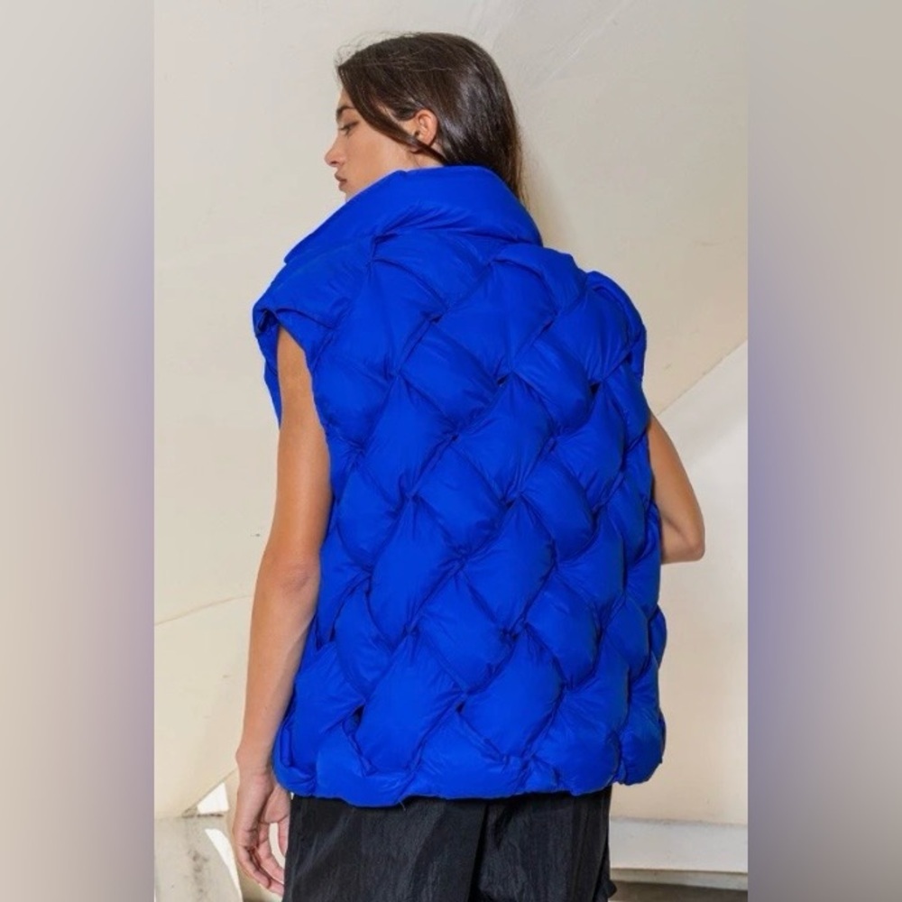 BUCKETLIST Rare Cobalt Blue Open Weave Puffer Vest Size Large - Picture 3 of 9